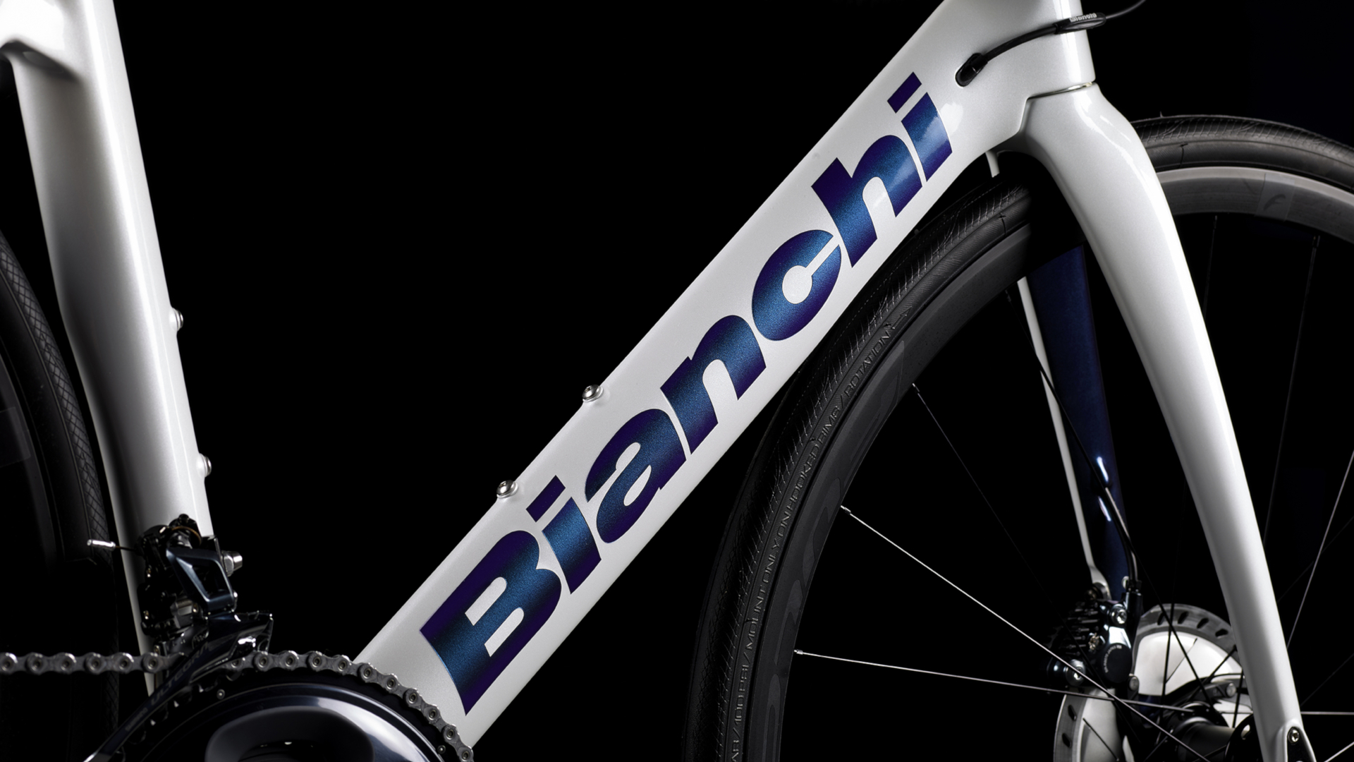 bianchi aria disc geometry