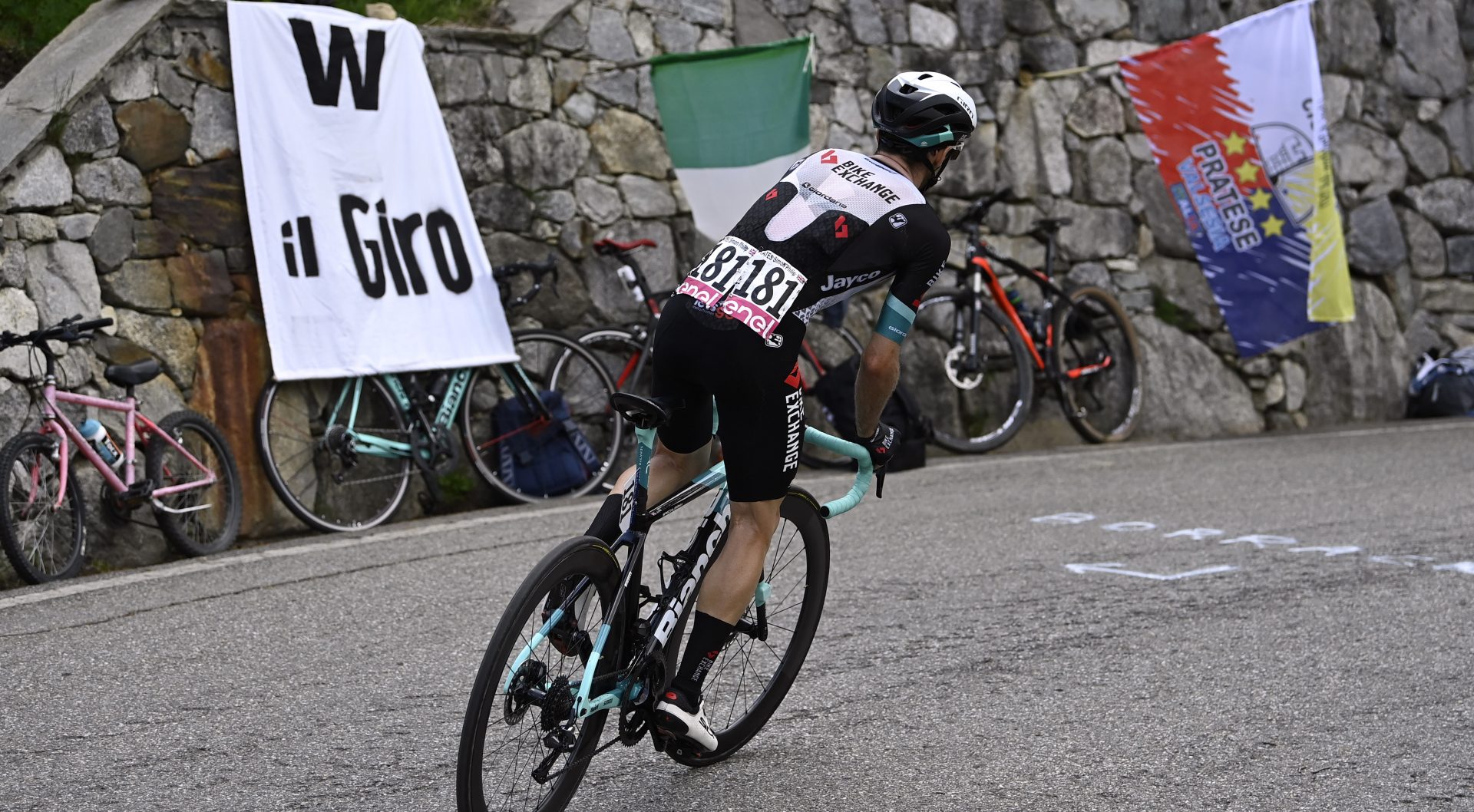 Giro d'Italia 2021 - 104th Edition - 19th stage Abbiategrasso - Alpe di Mera 166 km - 28/05/2021 - Simon Yates (GBR - Team Bikeexchange) - photo POOL Fabio Ferrari/BettiniPhoto©2021